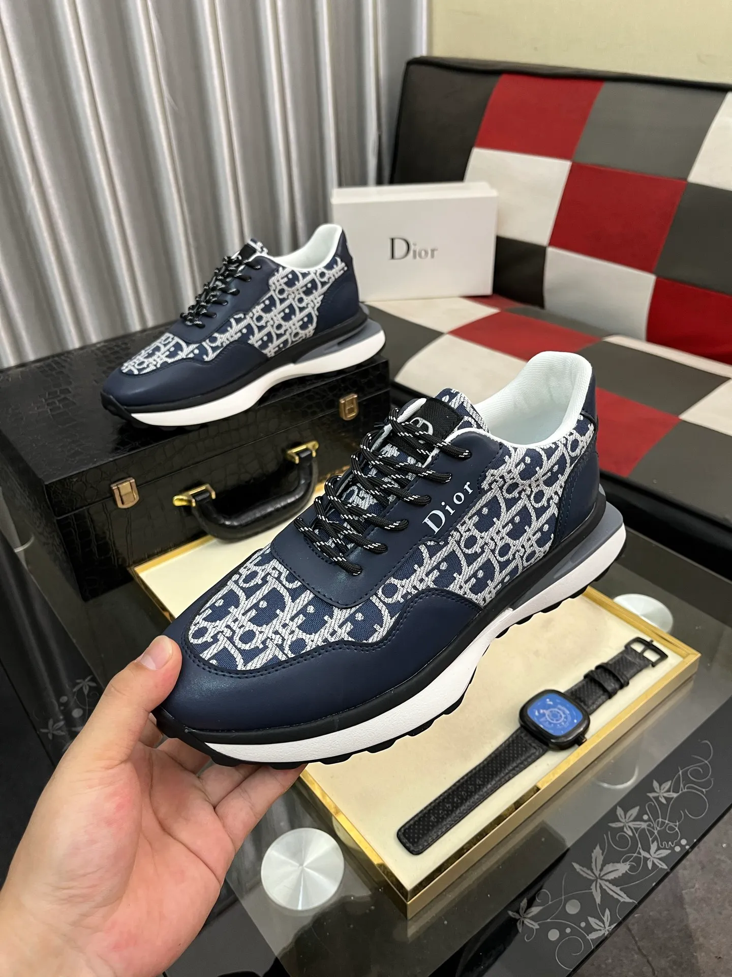Men's Men's Shoes💰458⌚️⌚️Dior unique modern style sneakers. Counter purchasing 🏃casual leather shoes😍😍 original cowhide leather imported from Italy (refuses to discolor and grind feet) soles: original soles specially provided by the original factory, super cool😍 lace up and walk with wind👍 style design ⚠️ super comfortable and wear-resistant original soles. Just like shooting the real thing 🎬The real thing is better Code number: 38-443️⃣Colors available